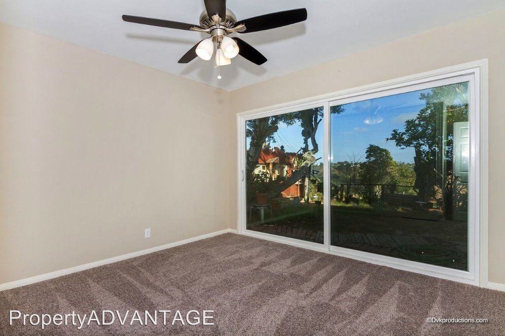 1019 San Juan St - Photo 3 of 6