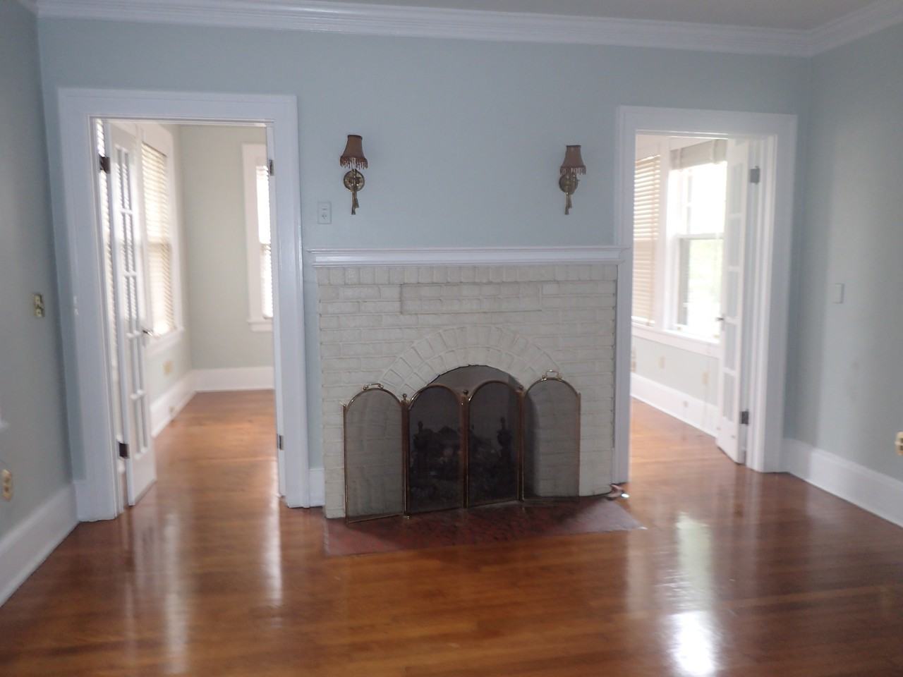 417 E 49th St - Photo 2 of 16