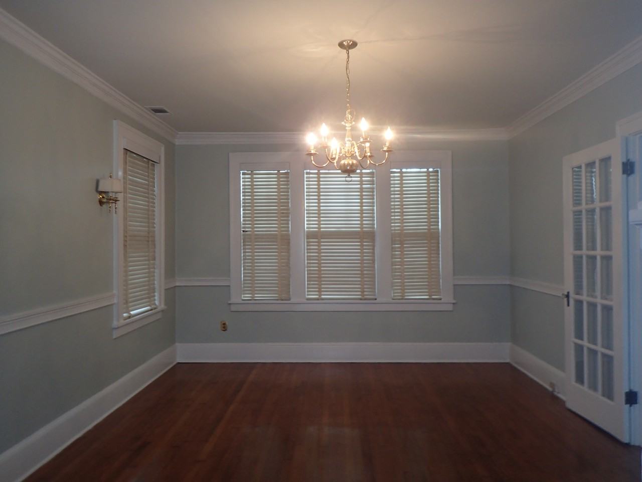 417 E 49th St - Photo 3 of 16