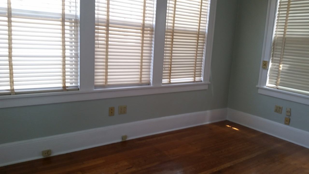 417 E 49th St - Photo 4 of 16