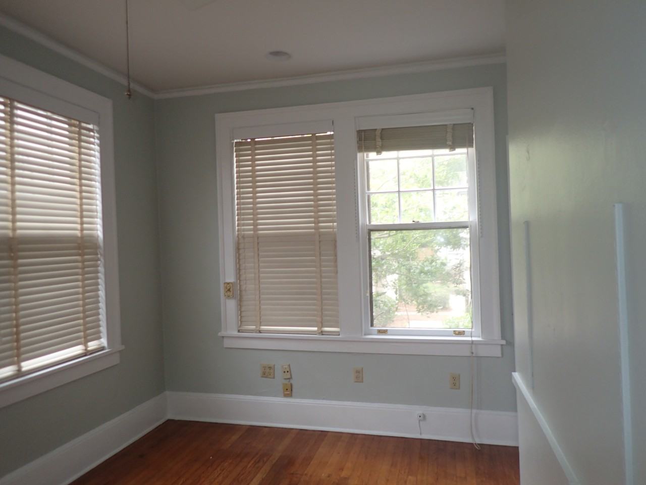 417 E 49th St - Photo 5 of 16