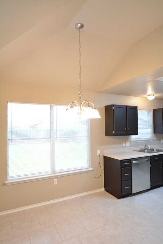 1605 Oak Chase Trl - Photo 6 of 19