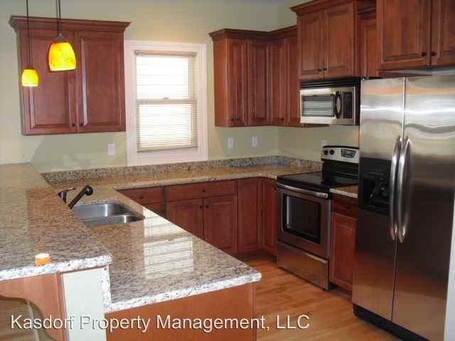 406 E Brown St - Photo 2 of 15