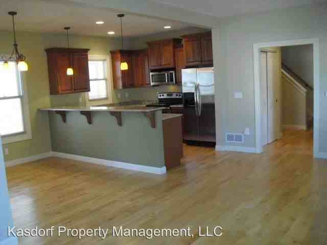 406 E Brown St - Photo 3 of 15