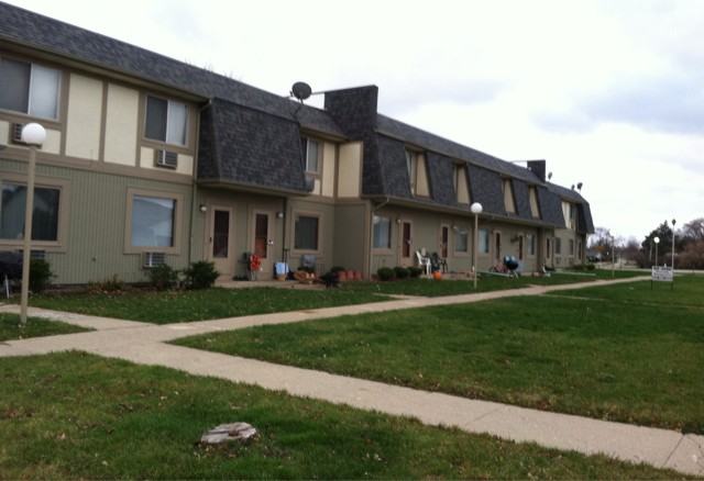 629 Oriole Ct - Photo 3 of 5