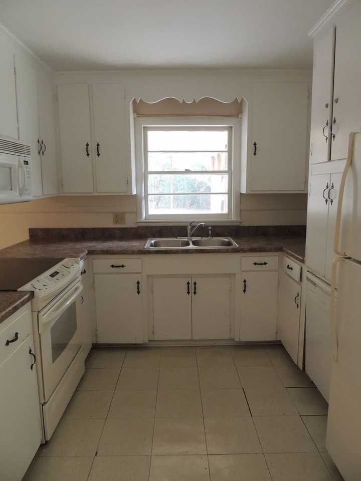 316 N Wallace Ave - Photo 2 of 6