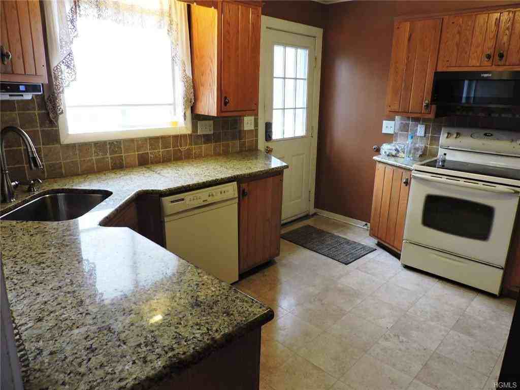 233 Varro Rd - Photo 3 of 11