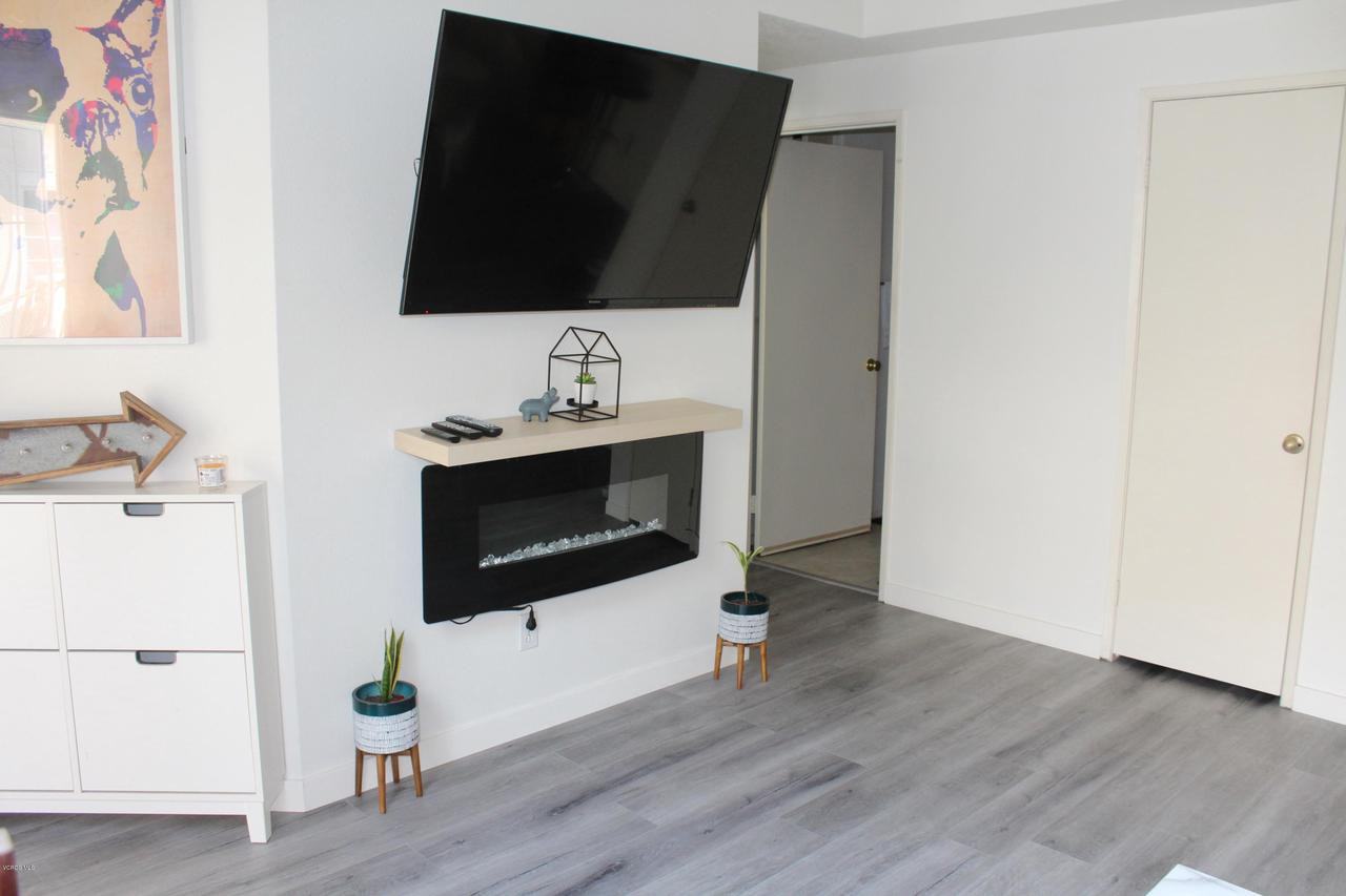 2176 Blackberry Cir - Photo 3 of 13