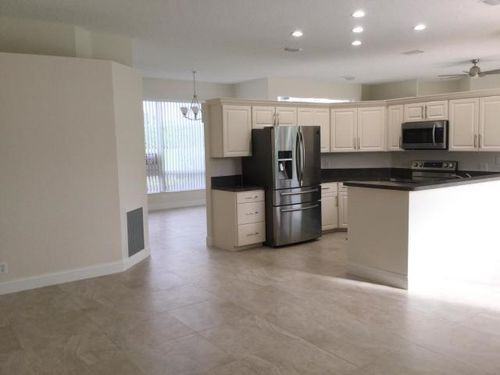 6615 Lake Island Dr - Photo 3 of 5