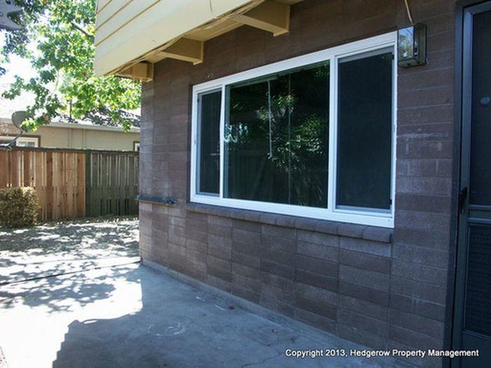 1141 Oak Ave - Photo 2 of 21