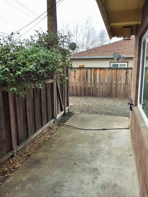1141 Oak Ave - Photo 3 of 21