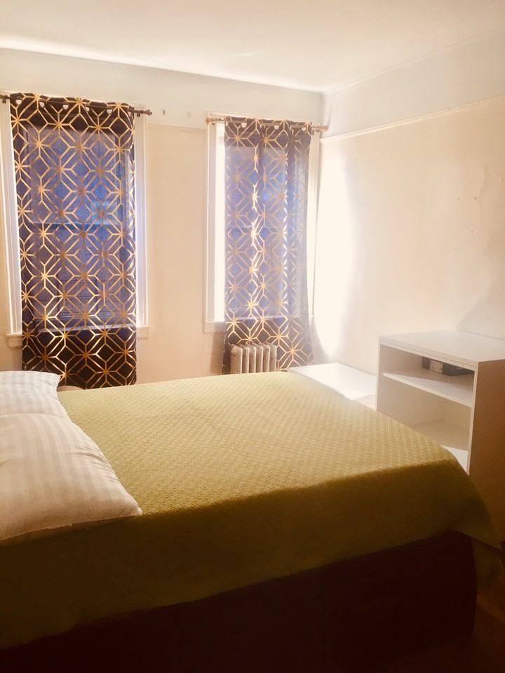 1705 Castle Hill Ave - Photo 2 of 7