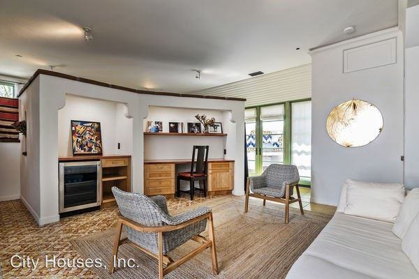 225 E Cota St #1 - Photo 3 of 22