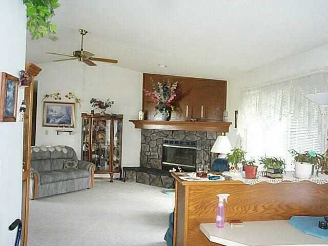 10025 W Lakelane St - Photo 2 of 5