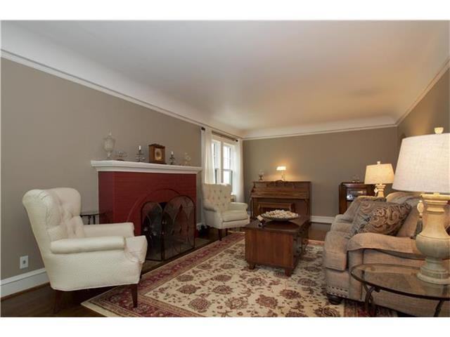 25 West Dartmouth Road - Photo 3 of 27