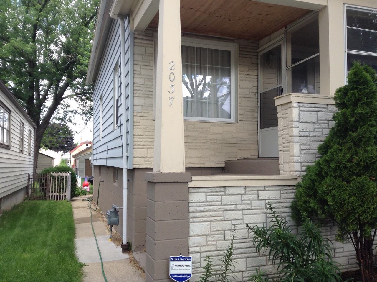 2037 S 36th St - Photo 2 of 43