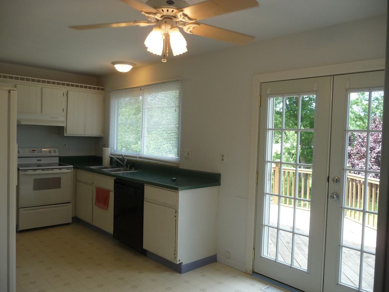 7283 Burwell Dr - Photo 2 of 12