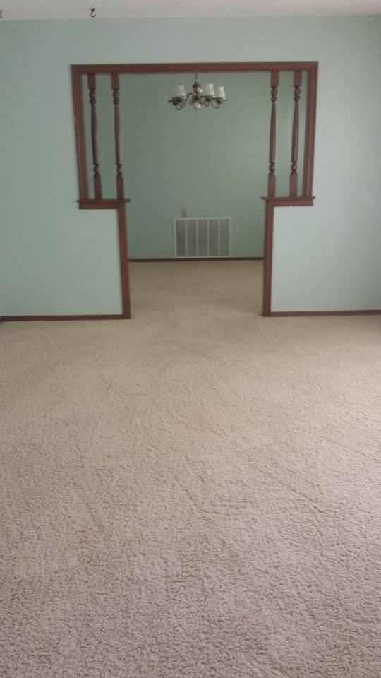 3317 N Windsor Blvd - Photo 2 of 7