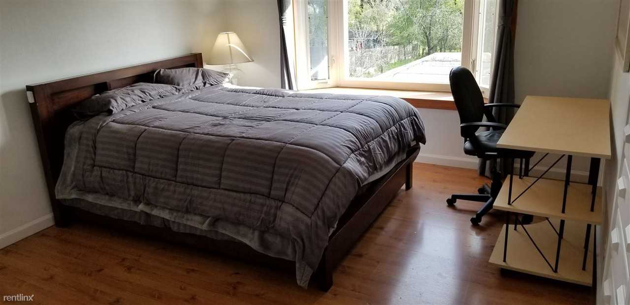 467 Newton Way - Photo 2 of 10