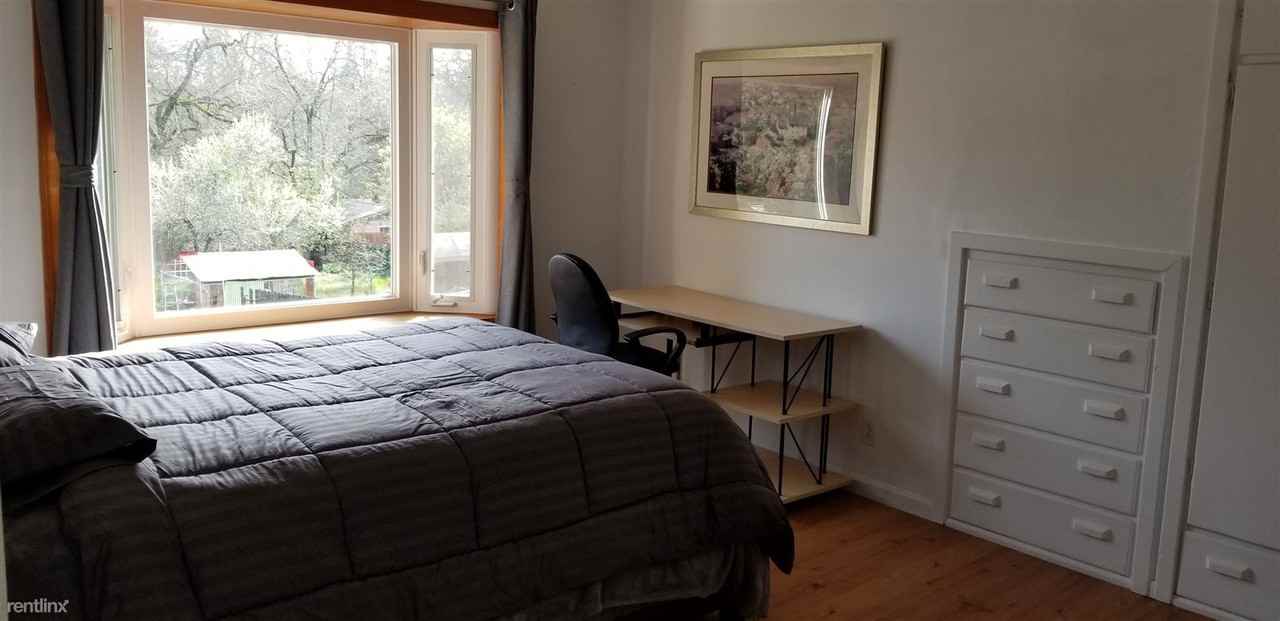 467 Newton Way - Photo 3 of 10