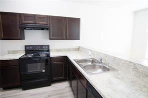 313 North Meadows Drive - Photo 3 of 9