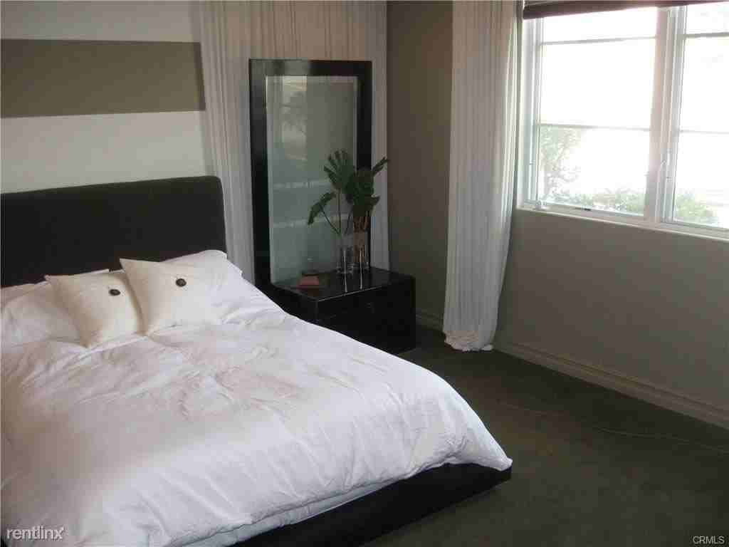 514 Manhattan Beach Blvd - Photo 2 of 30