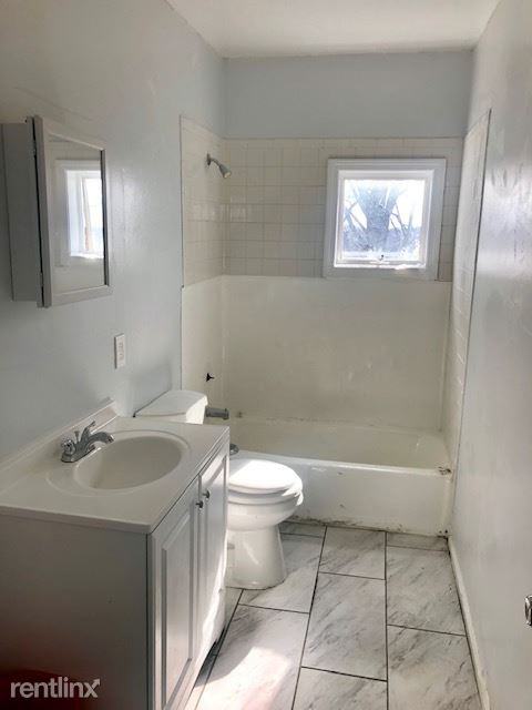 127 Beacon Ave #2 - Photo 3 of 8