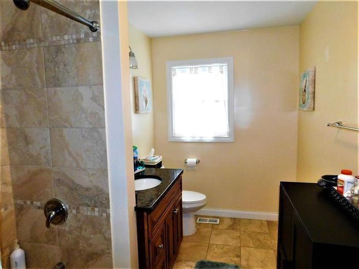 1017 Elmwood Ln - Photo 3 of 9