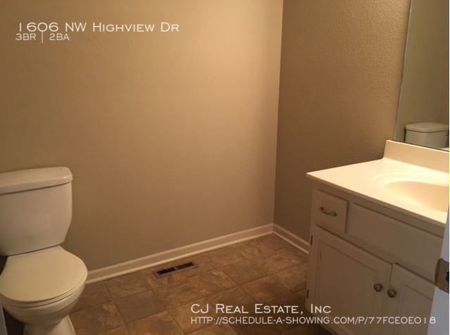 1606 Nw High View Dr - Photo 4 of 9