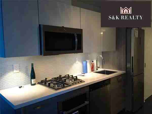 39 Brant Street #23165