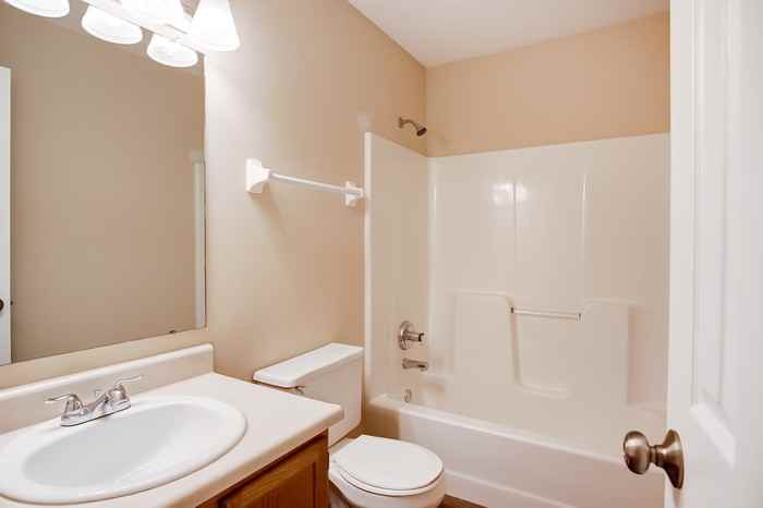 7762 Hathaway Park Ct - Photo 2 of 13