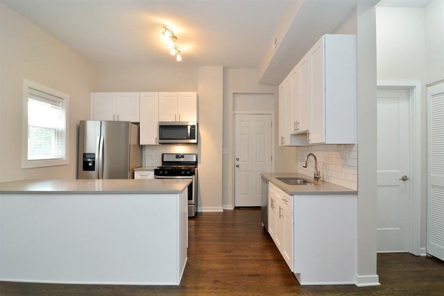 2106 N. Bissell St. - Photo 3 of 18