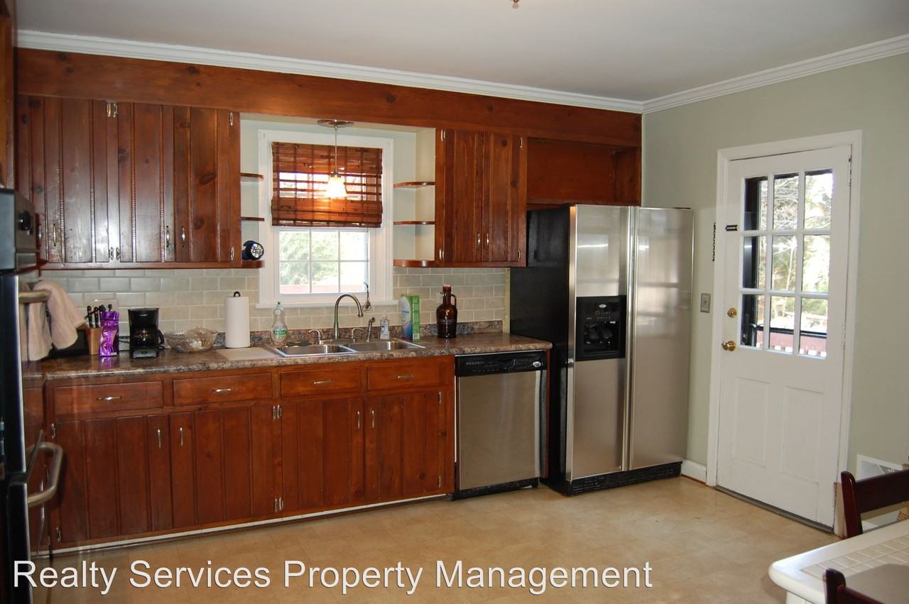 1260 Krise Cir - Photo 2 of 13