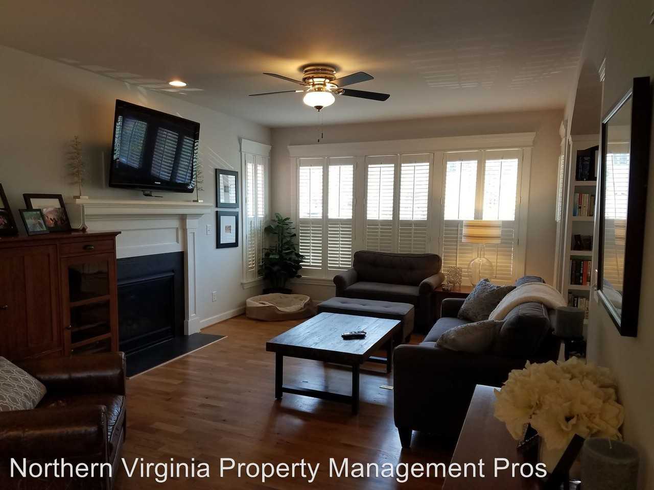 243 Huntley Ave - Photo 3 of 22