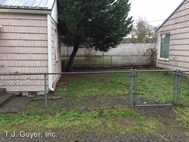 1318 Harrison Ave - Photo 2 of 9