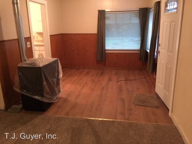 1318 Harrison Ave - Photo 3 of 9