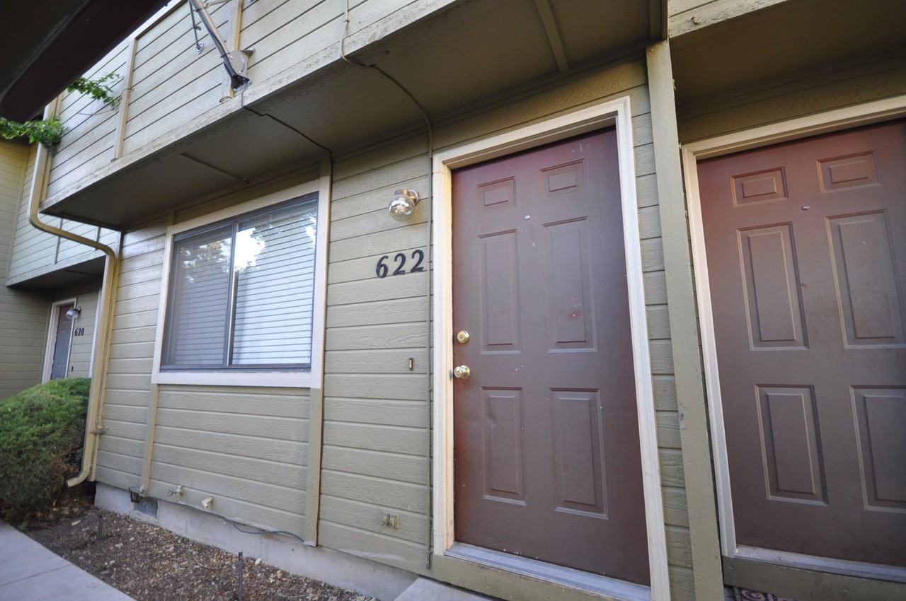 622 E Pennsylvania St - Photo 2 of 15