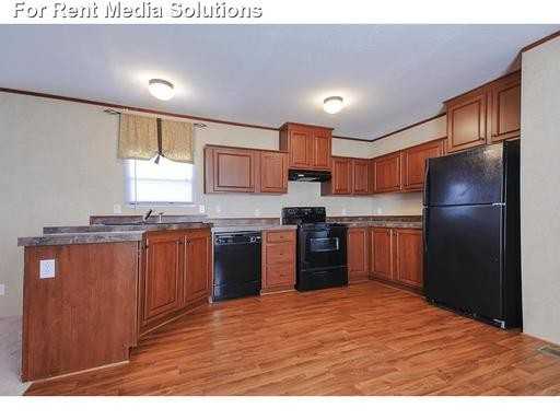 55 Locust St - Photo 3 of 7