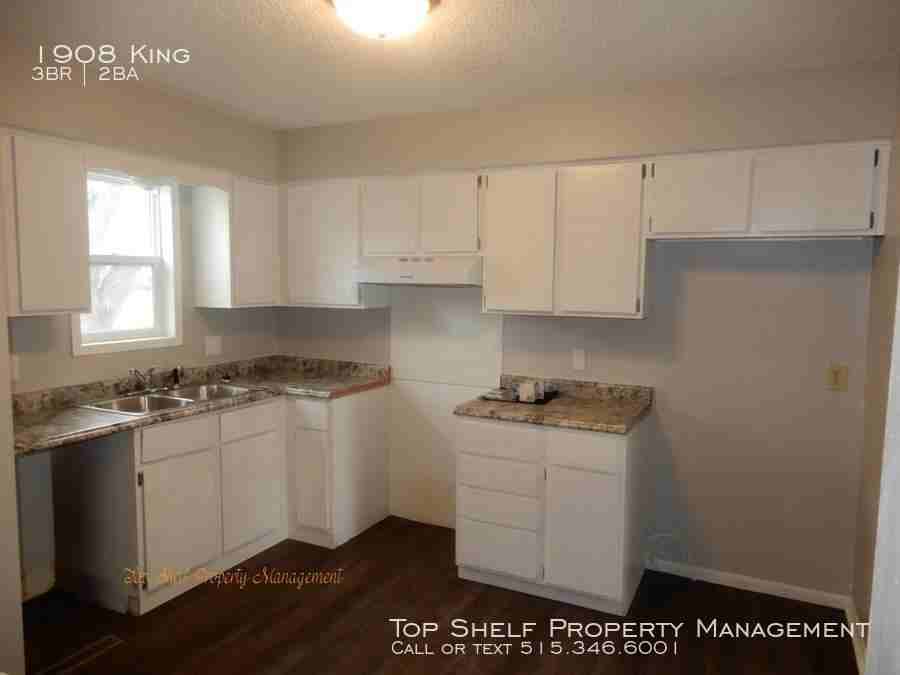 409 Court Ave - Photo 2 of 9