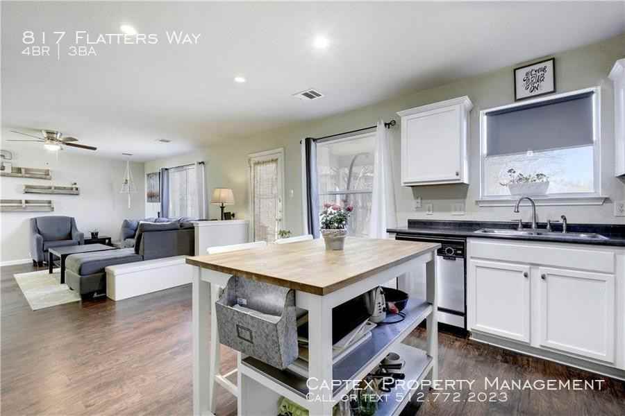 817 Flatters Way - Photo 2 of 18