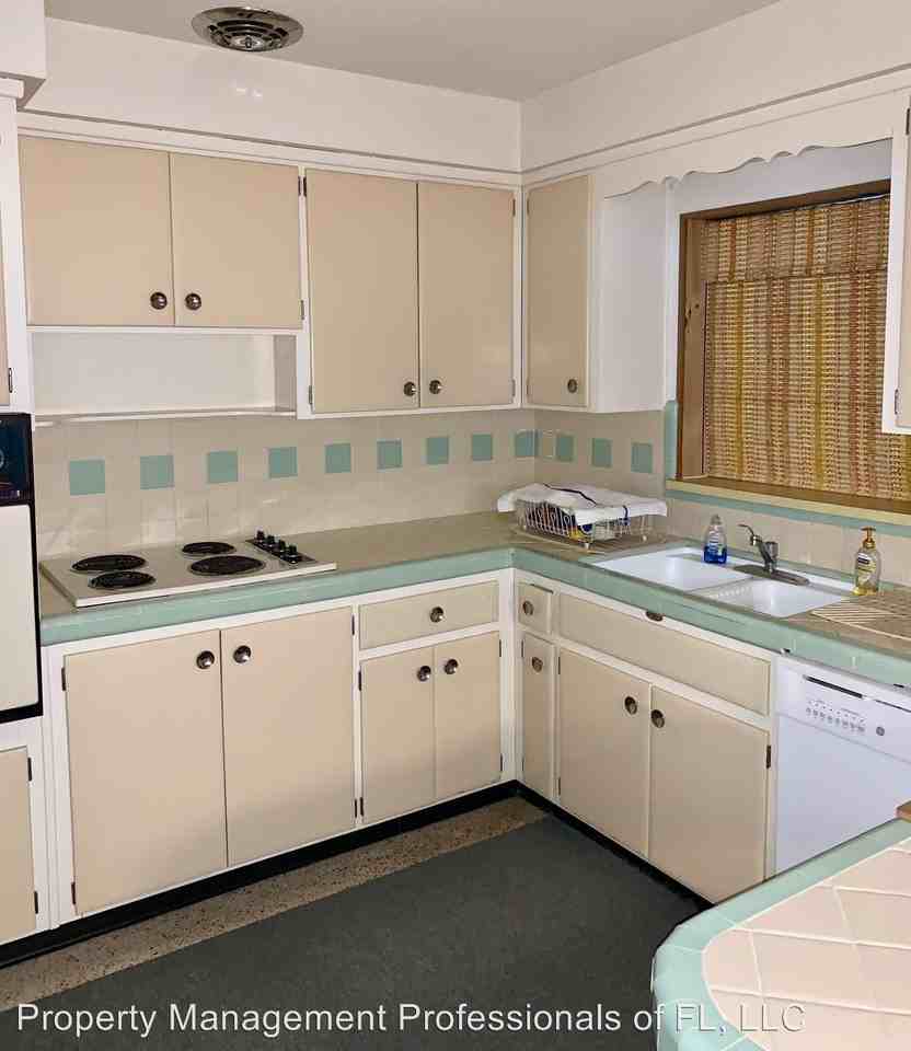 1327 Dixie Ln S - Photo 2 of 18