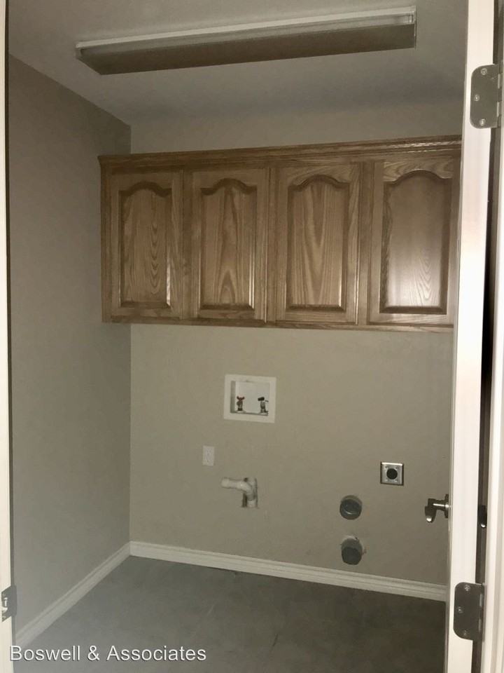 4811 Brookdale Dr - Photo 2 of 23