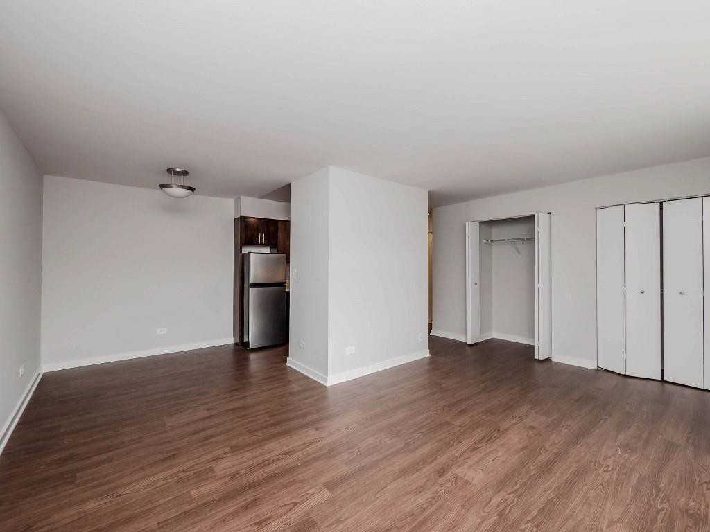 707 West Sheridan Road ##42O - Photo 2 of 14