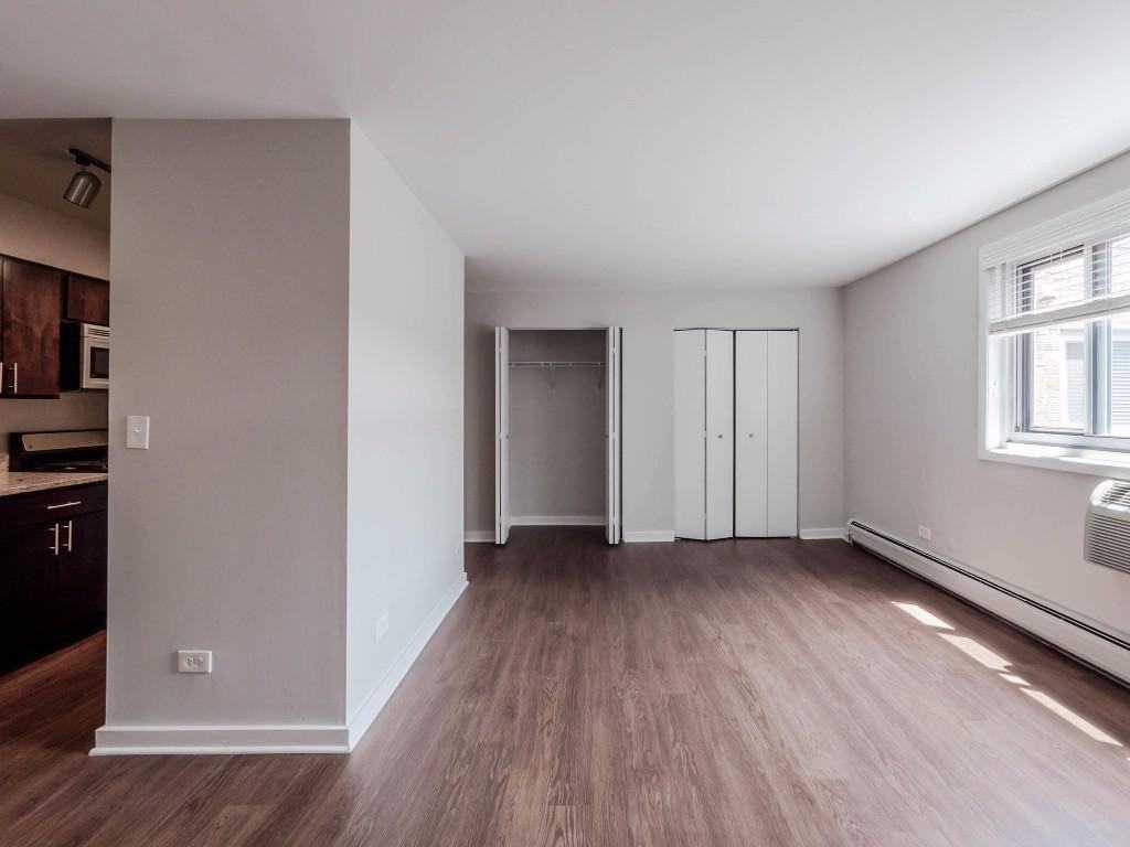 707 West Sheridan Road ##42O - Photo 3 of 14