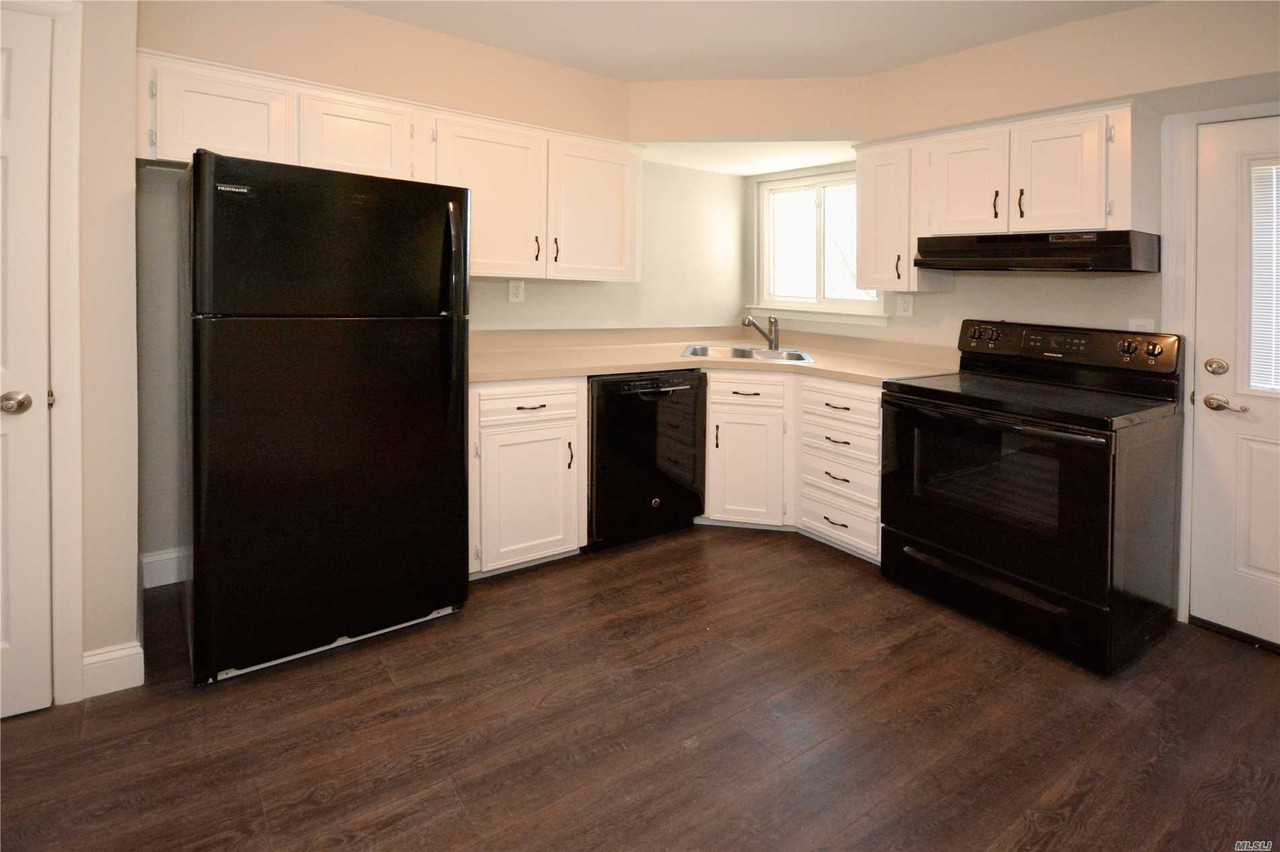 272 Browns Rd - Photo 2 of 13