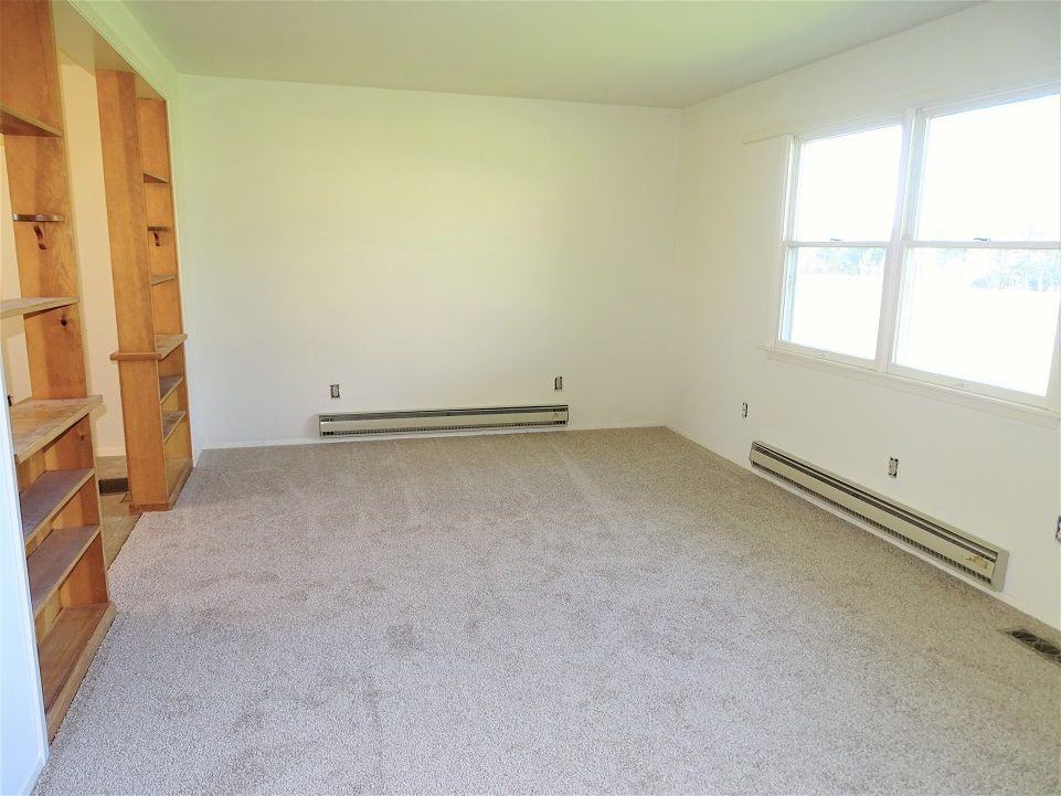 4259 Conrad Weiser Pkwy - Photo 3 of 17