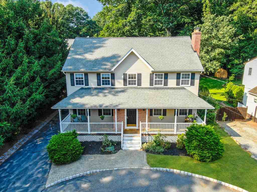 124 Old Tappan Rd - Photo 2 of 39
