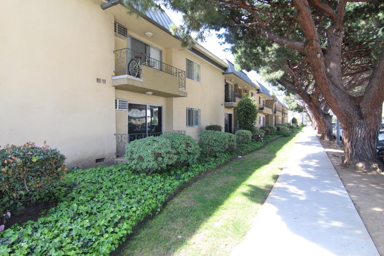 National Blvd. & S. Barrington Ave. - Photo 2 of 24