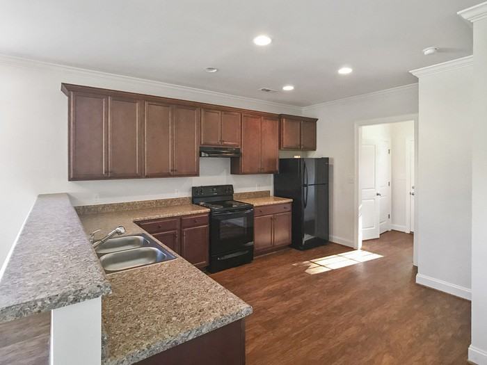 180 Floyd St - Photo 2 of 21