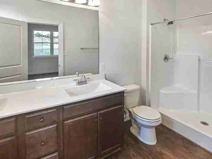 180 Floyd St - Photo 3 of 21